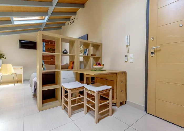 Sunny Skylight Loft! Corfu (city)