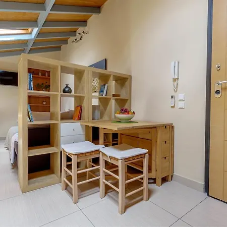 Sunny Skylight Loft! コルフ島